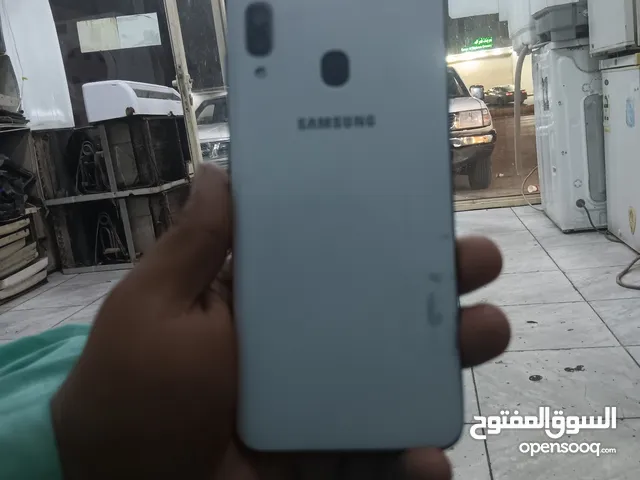 Samsung Galaxy A20 32 GB in Al Riyadh