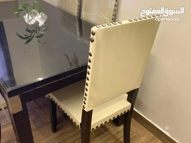 طاولة خشب زام اصلي مع 6 كراسي نظاف جداً