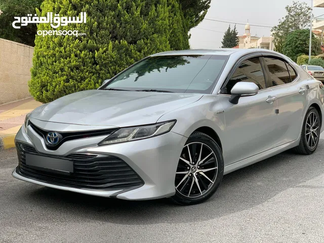تويوتا كامري 2020 .لون سلفر 7 جيد كلين تايتل