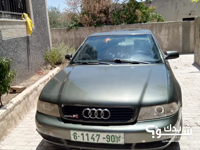 أودي a4 بنزين 1800cc اوتوماتيك