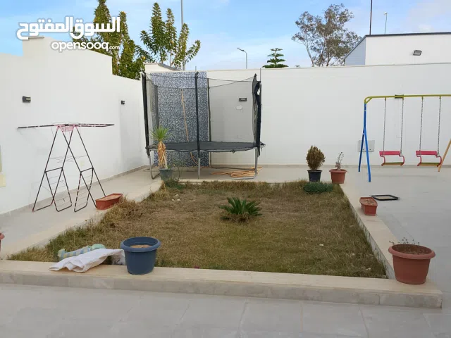 2 Bedrooms Chalet for Rent in Tripoli Al-Baesh