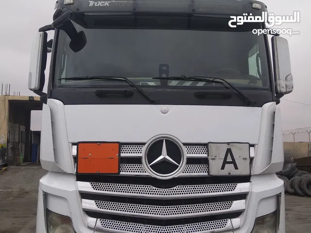 Tow Truck Mercedes Benz 2014 in Amman