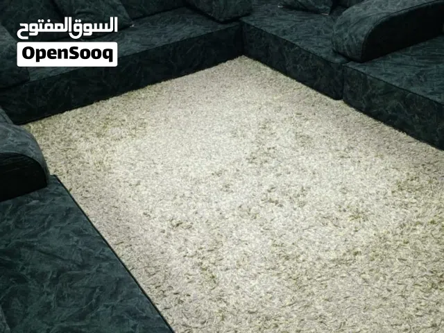 يوجد طقم فرشات ضغط 25 مكون من 6 فرشات و 5 مساند و 5 مراكي و 6 زوايه مع مكيته نوع شاقي وبردايه