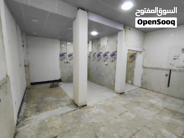 صيدلية على الشارع العام ركن التنومة