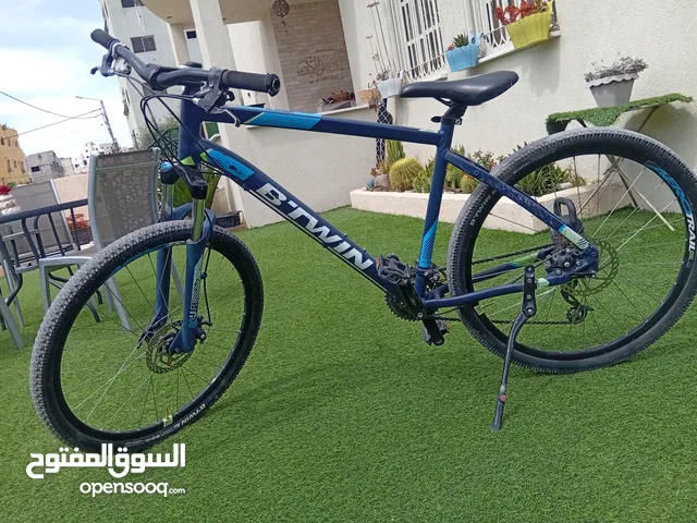 بسكليت المنيوم غيارات 8 شبه جديد بس بدو تغير عجل وراني
