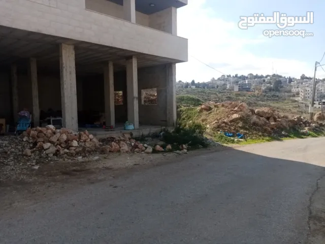 محلات للايجار بين قرية تل صوره على شارع مزفت 10 متر