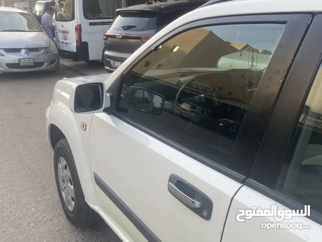 للبيع اكس تريل نيسان نضيفه صبغ الوكاله