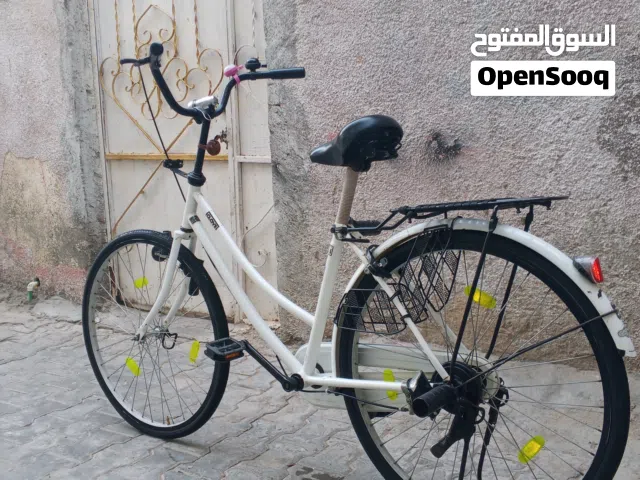 بايسكل سياحي للبيع شركه كلوف ابيض مديل 19 نضيف كلش 150 بي مجال حك الجيه     اقره الوصف