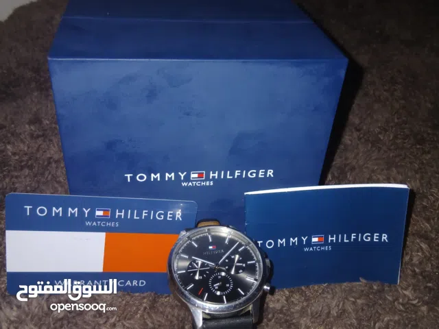 Chronograph black dial with black leather strap تومي هيلفيغر