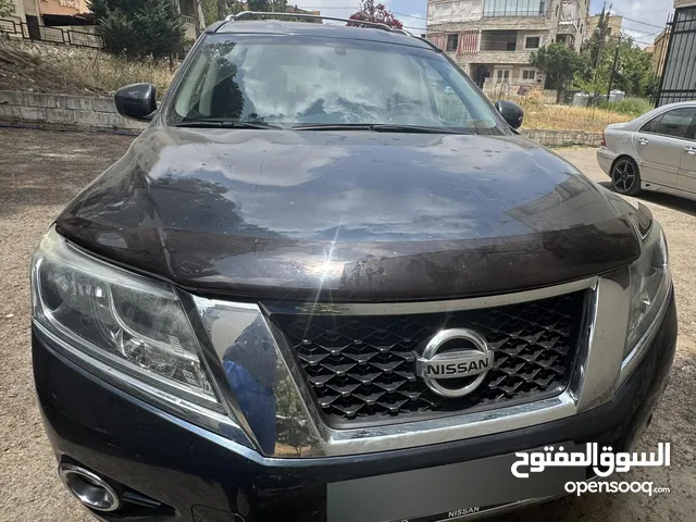 Nissan Pathfinder 2014 very clean and needs no work
