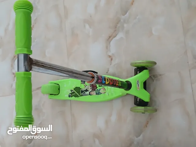 أسكوتر عادية ( غير كهربائية )مستعملة أستعمال نظيف