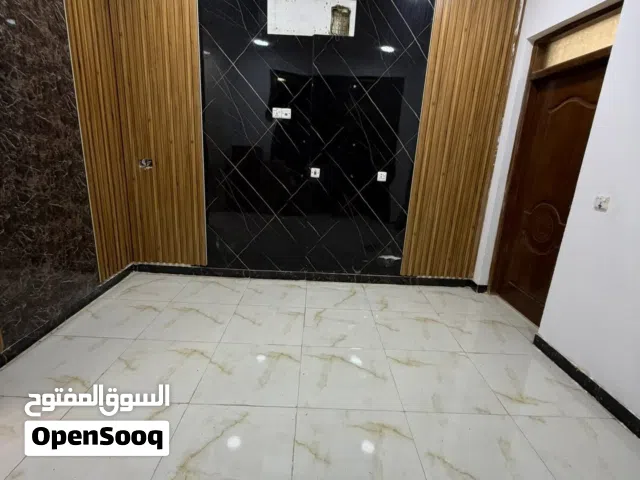 شقة للايجار حديثة بسعر مناسب في منطقة المنصور