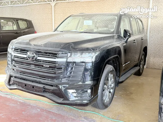 تويوتا لاندكروز 2025 جي اكس ار بلاك ادشن