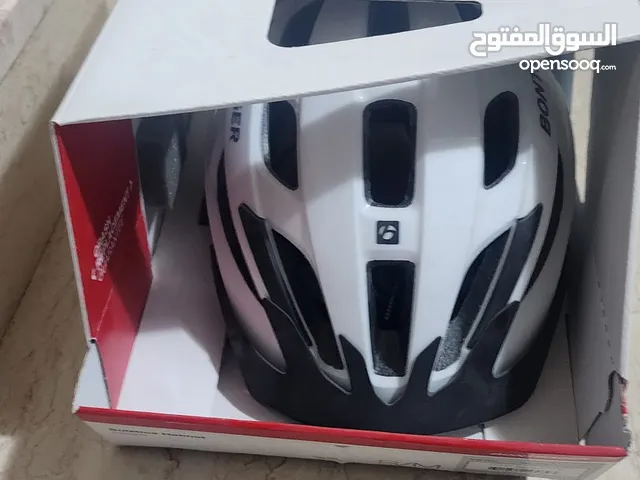 خوذة رياضية جديدة