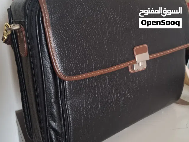 حقيبة لابتوب ومستندات
