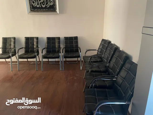 عيادة فاخرة للبيع في افضب مواقع الدوار الثالث - قرب مستشفى الخالدي