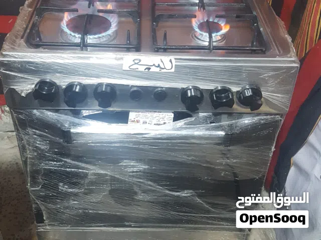 فرن 4 عيون شبه جديد وضمانه محل من اي عيب