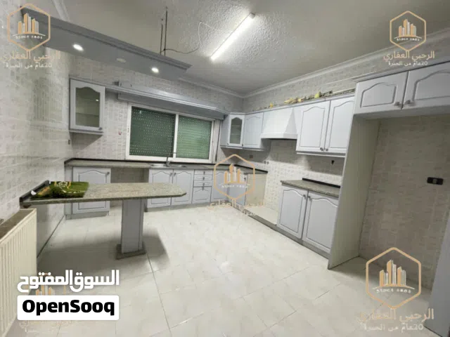 شقة / موقع مميز  / فارغة/ للايجار / 3 نوم / دير غبار