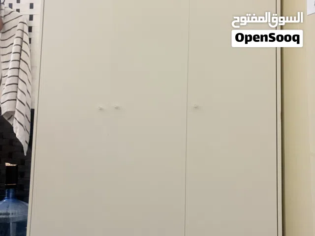 3 doors cabinet