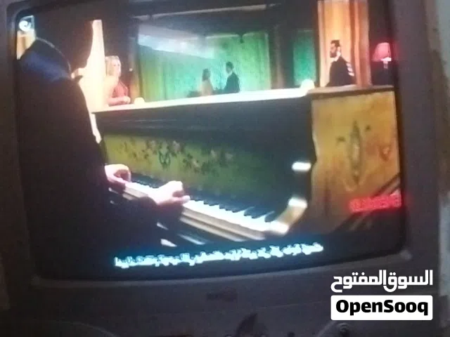 تلفزيون نظيف قديم لم يعرض على التصليح  تصلح ولا مرة صوت نقي وشاشه واضحه