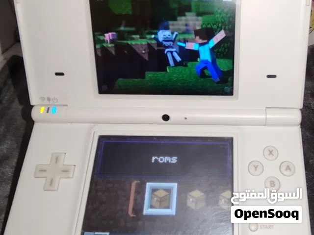 Nintendo DS i  لون ابيض نضيف جداً