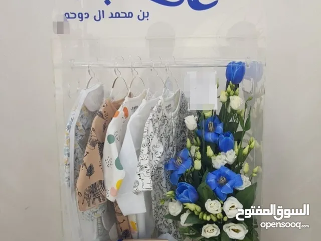 تصاميم راقية لحفلاتكم المميزة – بوكسات، خلفيات، ستاندات، طاولات وعربات من الأكريلك والخشب