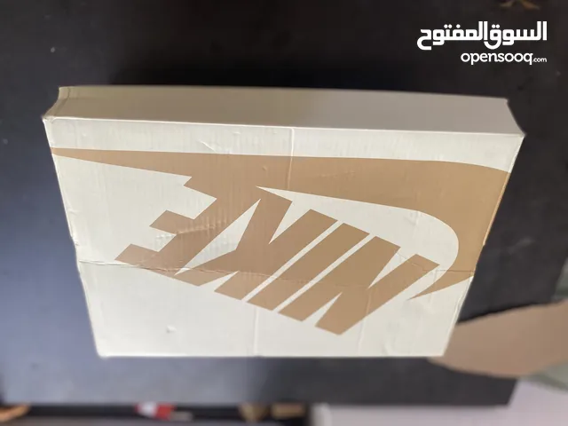 حذاء نايك قياس 42