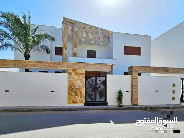 350 m2 More than 6 bedrooms Villa for Rent in Tripoli Alfornaj