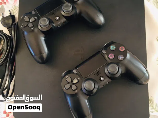 بلايستيشن 4 سليم مع ايدين اصلي  و6 سيديات