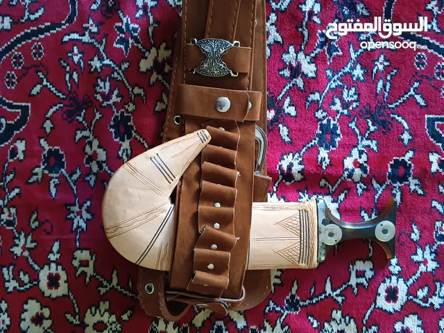 خنجر يماني شغل يدوي بافضل النقوش اليدوية السعر خمس و عشرين قابل للتفاوض لحق حالك سعر رائع