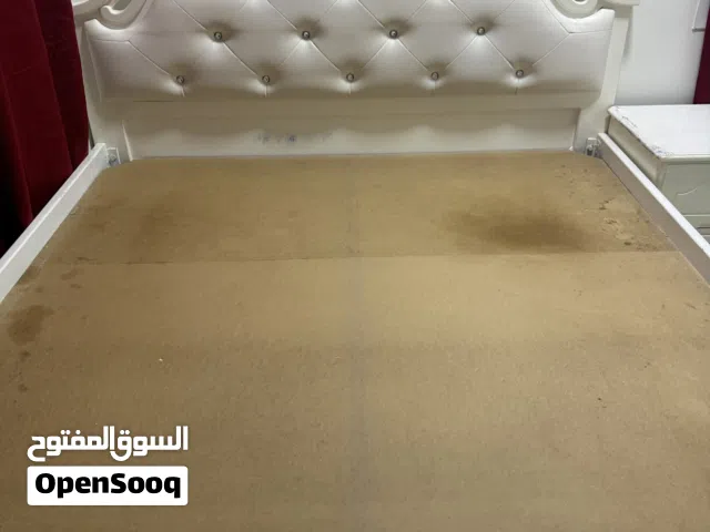 للبيع سرير خشب بحريني ابيض نفرين