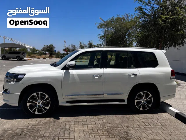 2020 تويوتا لاند كروزر Grand Touring