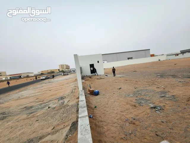 حصري أرض بالنعيمية2 سكني تجاري أرضي وأربع طوابق