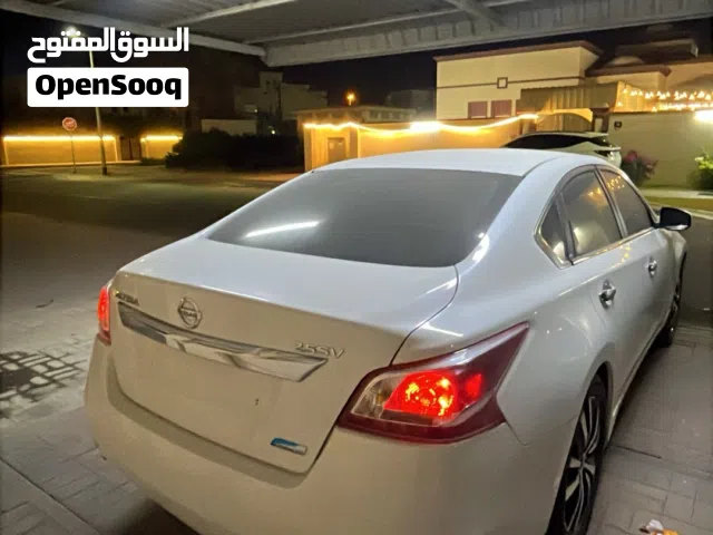 2013 نيسان التيما SV