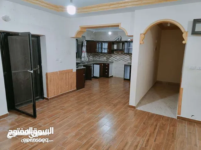 195 m2 3 Bedrooms Apartments for Rent in Amman Daheit Al Rasheed
