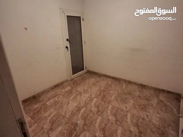 بجوار كارفور وفتح الله جاردنيا أمام رنين والكرمه السيوف علي مصطفي كامل مباشرة