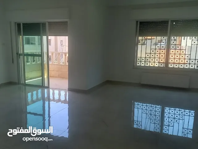 شقه فارغة للإيجار في منطقة ام السماق 190 متر