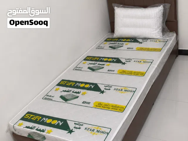 سرير نفر مع مرتبة