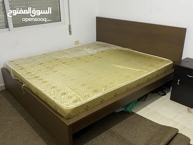 سريرين مقاس 200x200 كنج سايز مستعمل للبيع بسعر ممتاز الموقع اربد
