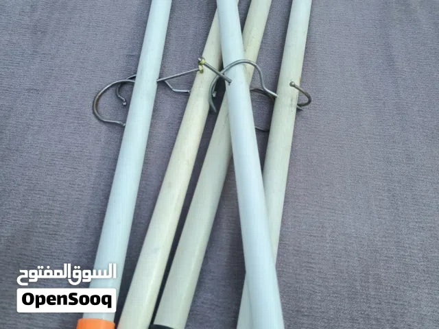 تعلاكة ملابس بلاستك عدد 700 قطعة بحالة جيدة جدا مستعملات شي بسيط