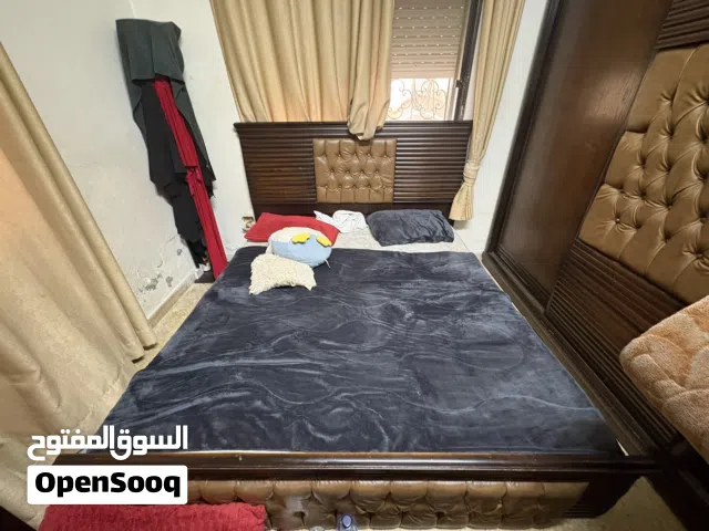 غرفة نوم مستعملة بحالة جيدة
