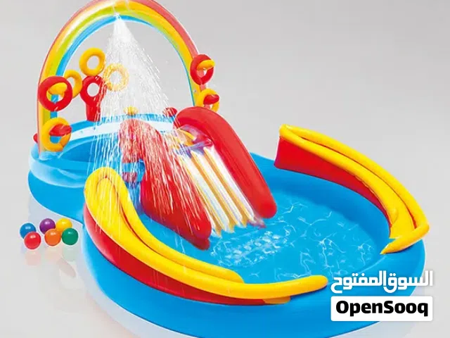 مسبح اطفال كبير مع العاب