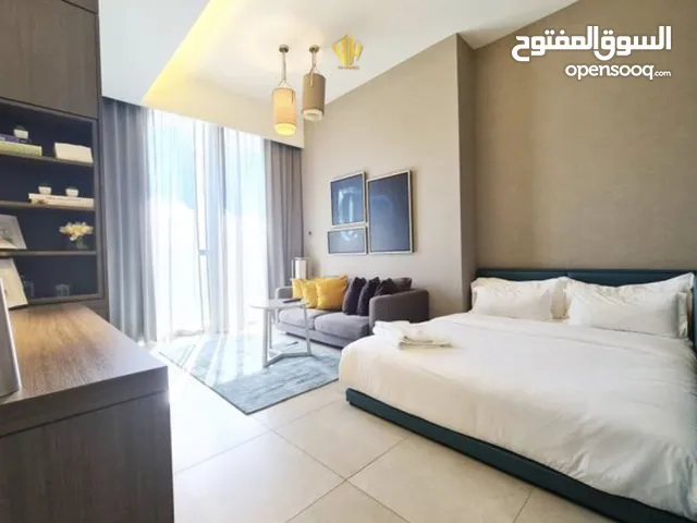 Rent- Studio in Fontana suites ( Direct from owner - no commission)