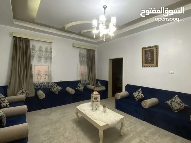 350 m2 2 Bedrooms Townhouse for Sale in Tripoli Ghut Shaal