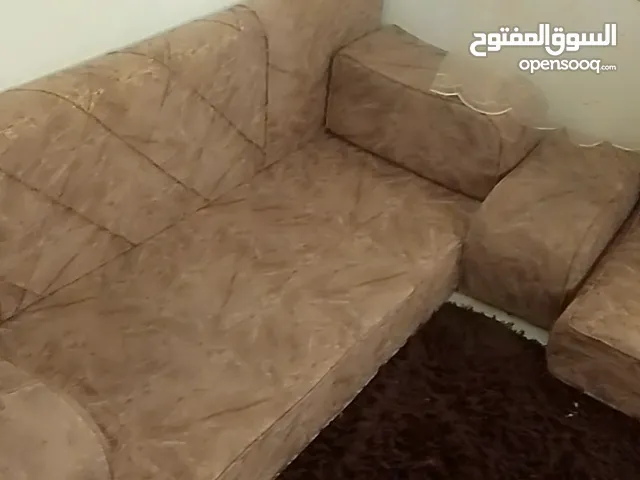 جلسة عربية للبيع.