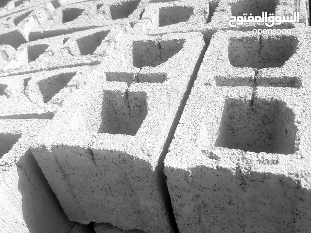 بلوك وسمنت جديد انسب من العلوة /الوصف
