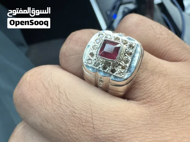 ياقوت افريقي مع 26 الماس طبيعي