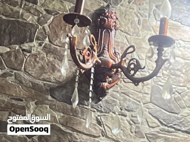 ثرية تعلق بالحائط مصنوعة من الكروم والكرستال لا تصدأ ولا يتغير اللون