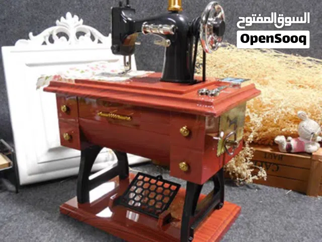 انتيكة مكينة خياطة – تكويك (حجم صغير)