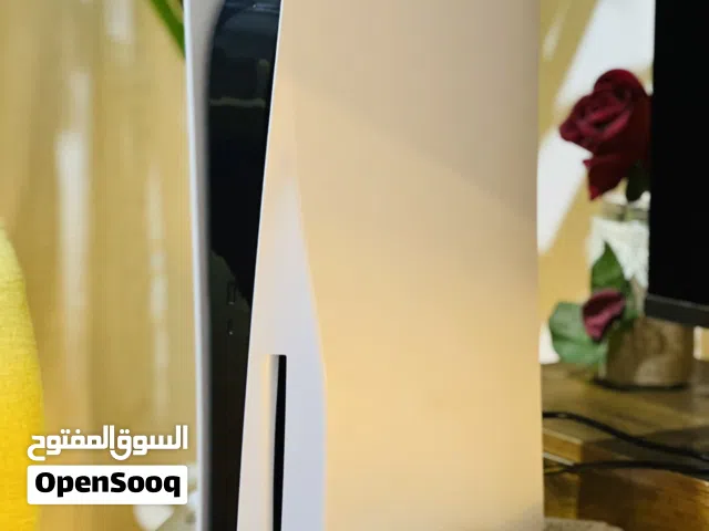 بلي فايف فات نضيف 100% ويا وصل ضمان صارله 15 يوم جهاز كامل ملحقاته اصلية ويا جوستك 2